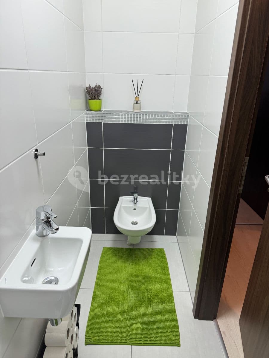 2 bedroom with open-plan kitchen flat to rent, 80 m², Moskalykova, Brno, Jihomoravský Region 2 bedroom with open-plan kitchen flat to rent, 80 m², Moskalykova, Brno, Jihomoravský Region