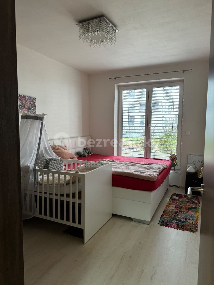 2 bedroom with open-plan kitchen flat to rent, 80 m², Moskalykova, Brno, Jihomoravský Region 2 bedroom with open-plan kitchen flat to rent, 80 m², Moskalykova, Brno, Jihomoravský Region