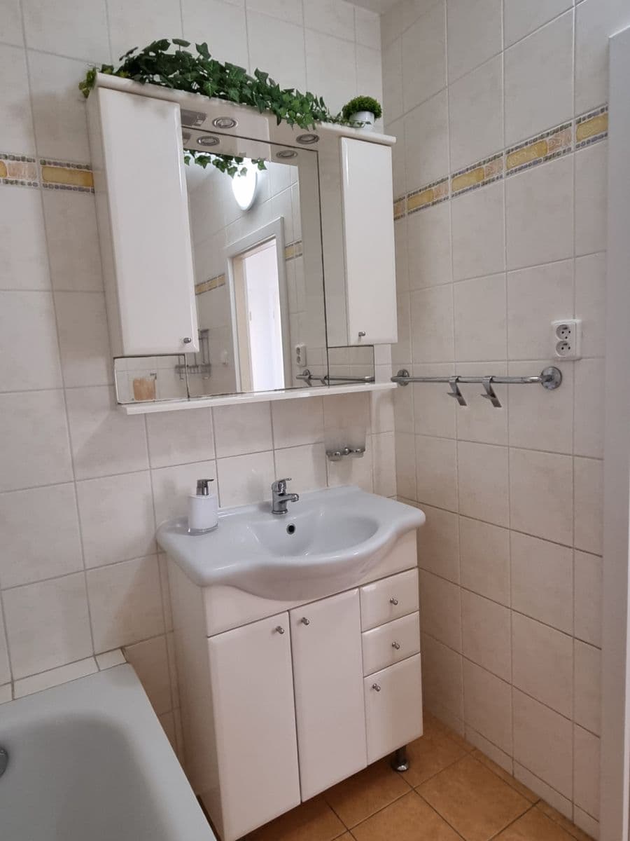 3 bedroom flat to rent, 68 m², Jerevanská, Kladno, Středočeský Region 3 bedroom flat to rent, 68 m², Jerevanská, Kladno, Středočeský Region