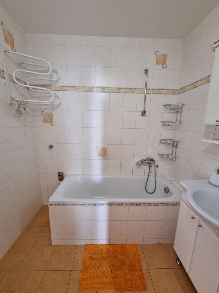 3 bedroom flat to rent, 68 m², Jerevanská, Kladno, Středočeský Region 3 bedroom flat to rent, 68 m², Jerevanská, Kladno, Středočeský Region