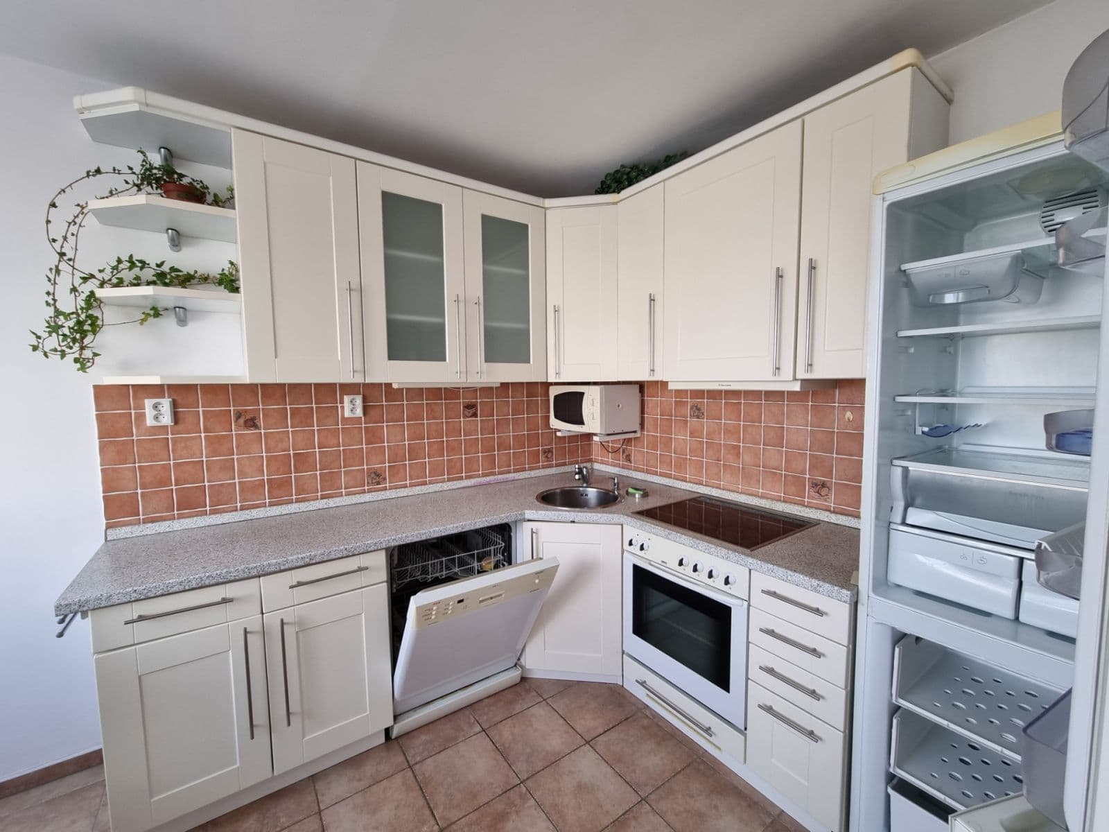 3 bedroom flat to rent, 68 m², Jerevanská, Kladno, Středočeský Region 3 bedroom flat to rent, 68 m², Jerevanská, Kladno, Středočeský Region