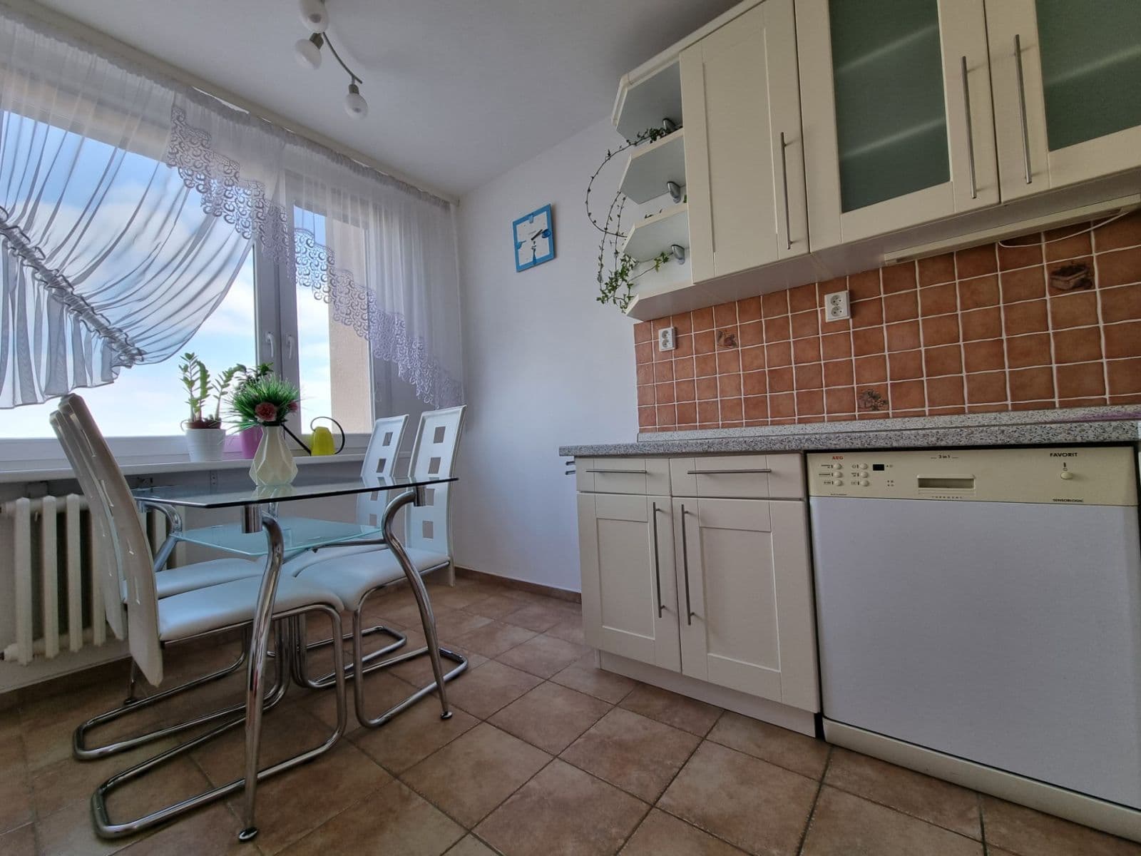 3 bedroom flat to rent, 68 m², Jerevanská, Kladno, Středočeský Region 3 bedroom flat to rent, 68 m², Jerevanská, Kladno, Středočeský Region