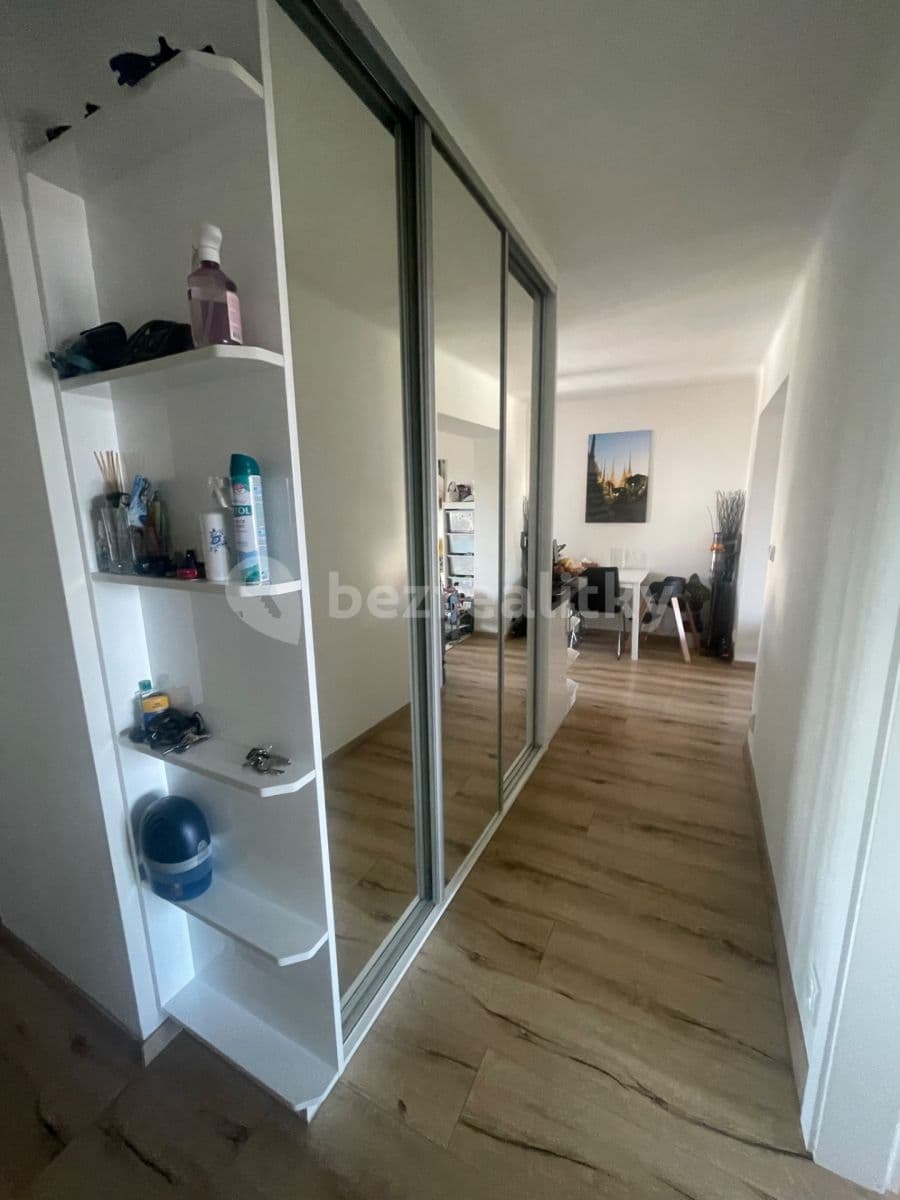 2 bedroom flat for sale, 65 m², Na Viničkách, Prague, Prague