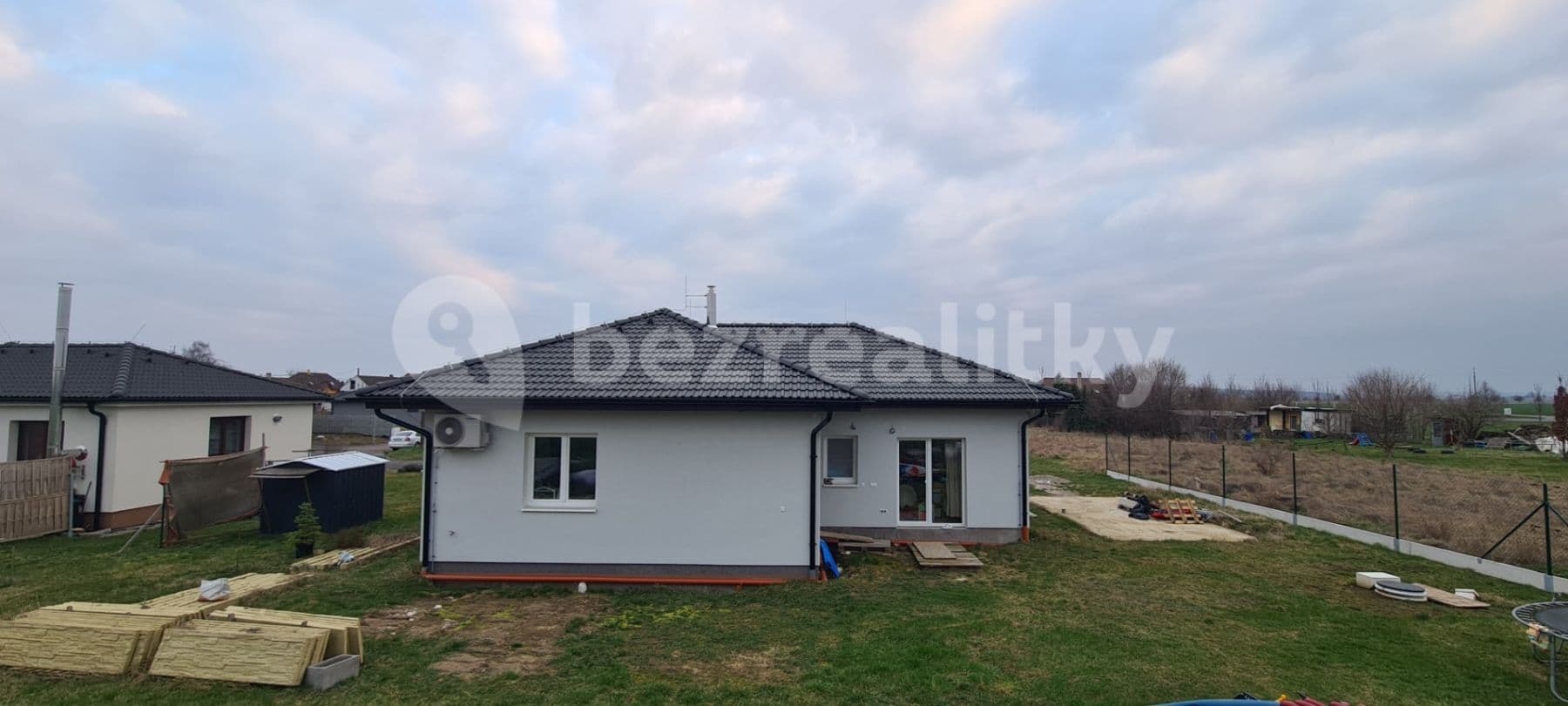 house for sale, 105 m², Zálezlice, Středočeský Region