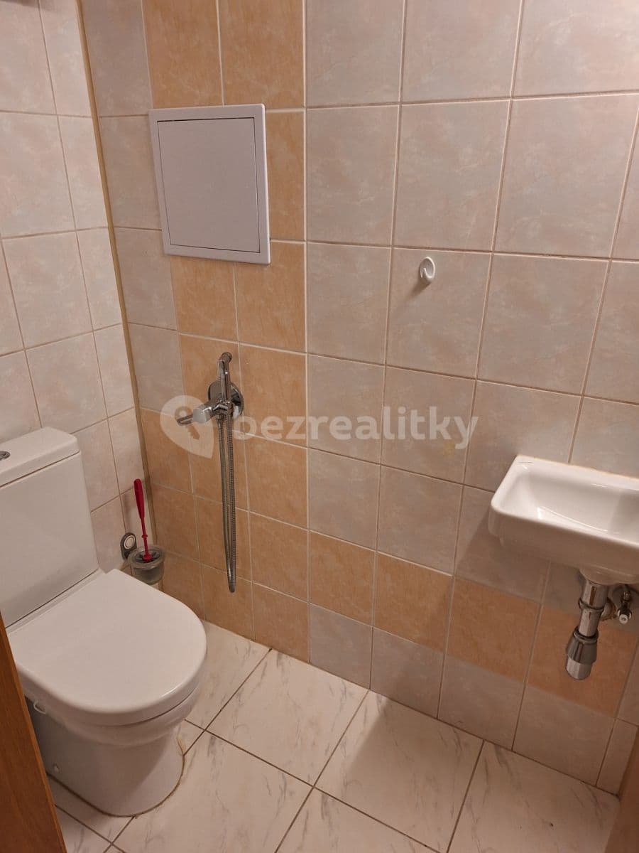 3 bedroom flat for sale, 77 m², Moravská, Karlovy Vary, Karlovarský Region
