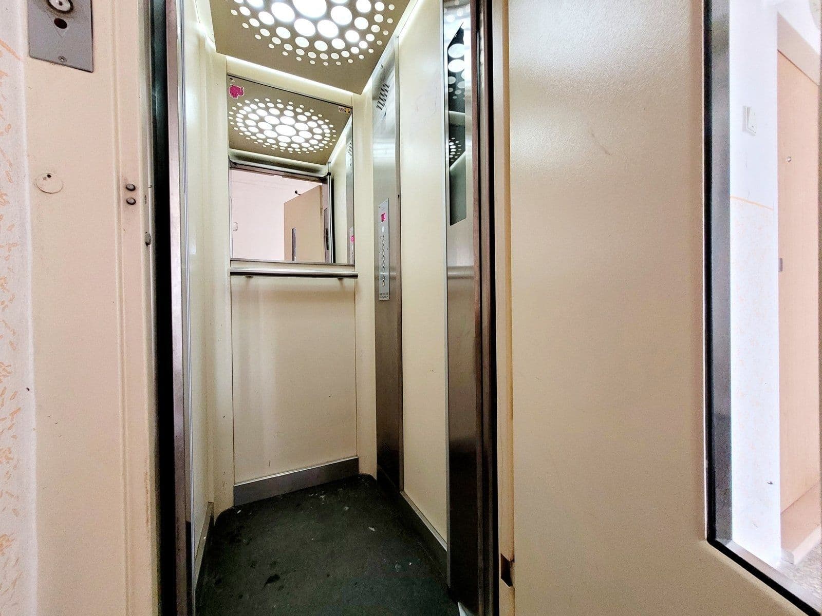 Studio flat to rent, 20 m², Hlavní třída, Havířov, Moravskoslezský Region Studio flat to rent, 20 m², Hlavní třída, Havířov, Moravskoslezský Region