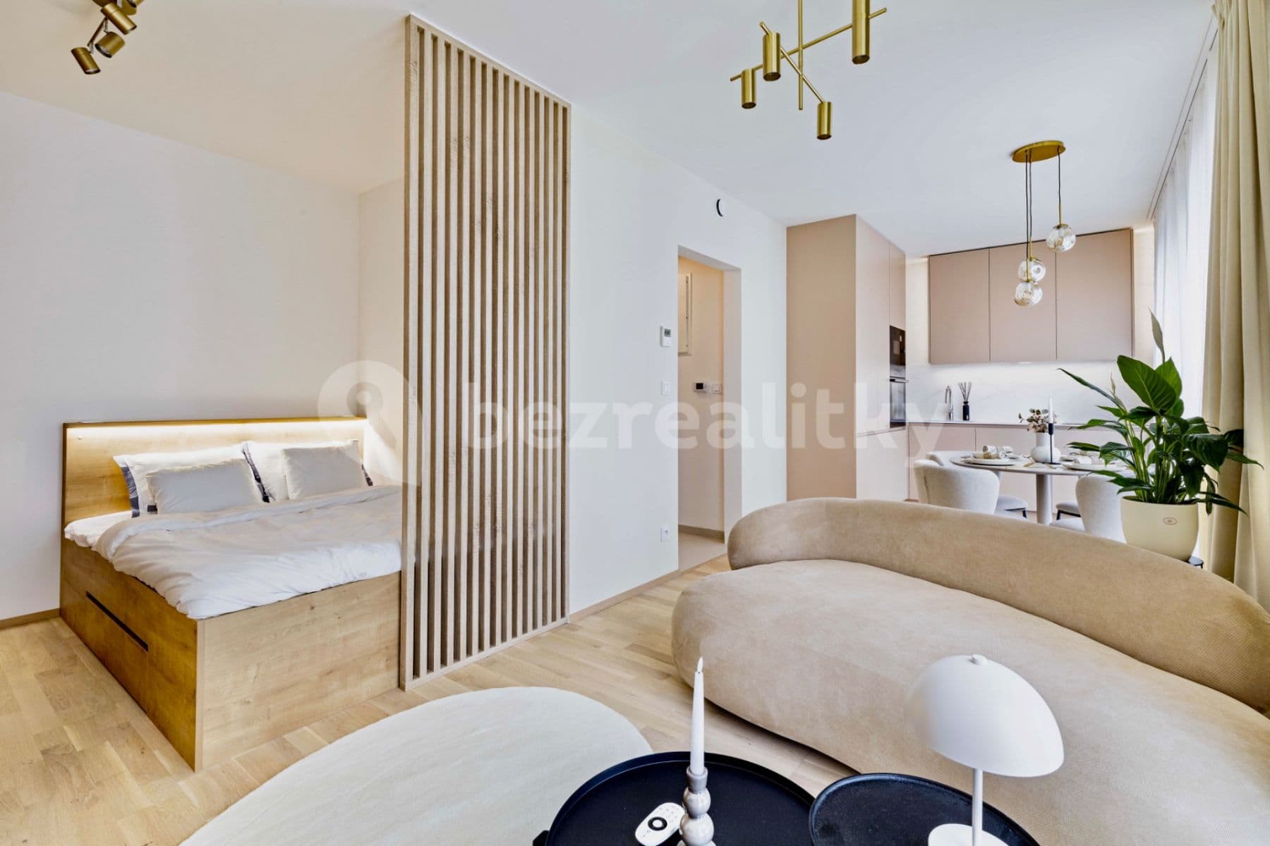1 bedroom with open-plan kitchen flat for sale, 37 m², V Náklích, Prague, Prague