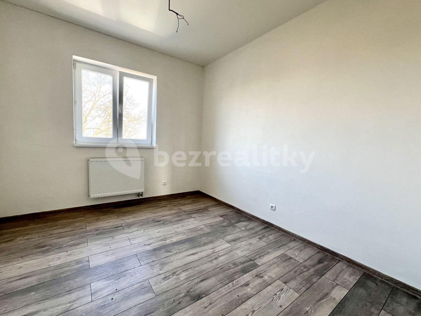 3 bedroom with open-plan kitchen flat for sale, 112 m², Řánkova, Stehelčeves, Středočeský Region