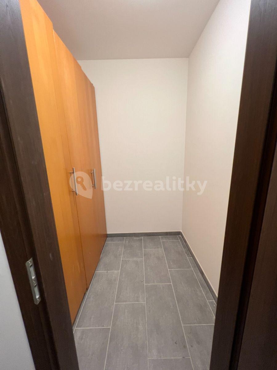 2 bedroom with open-plan kitchen flat to rent, 81 m², Emy Destinové, Jinočany, Středočeský Region