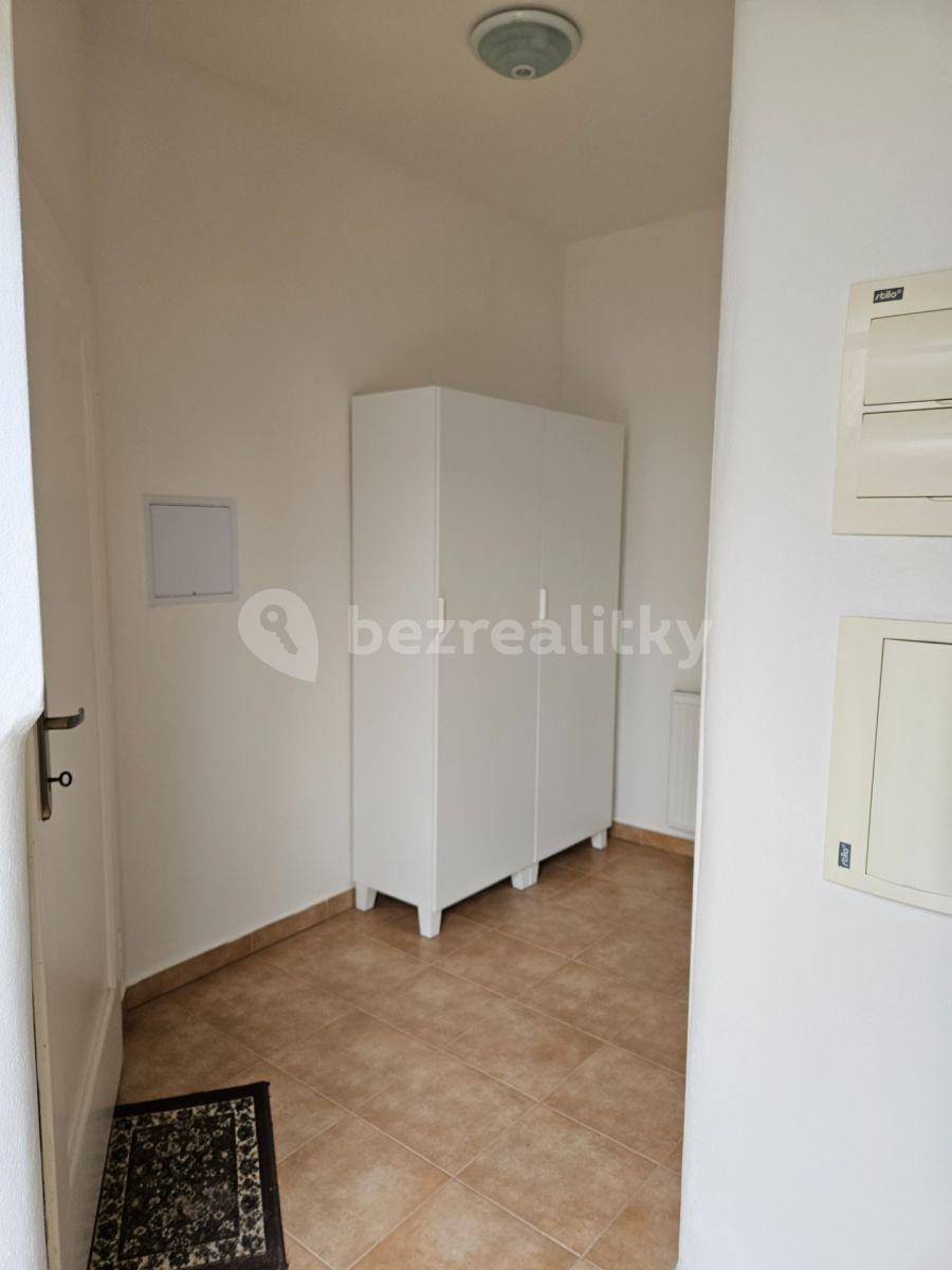 Small studio flat to rent, 20 m², Svatojánské nám., Šlapanice, Jihomoravský Region