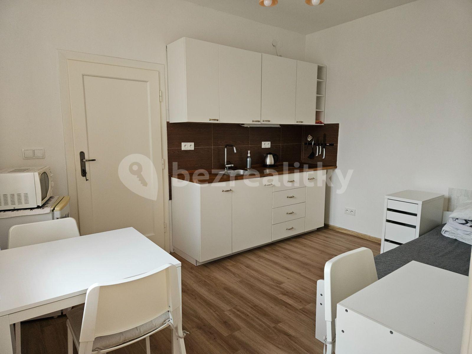 Small studio flat to rent, 20 m², Svatojánské nám., Šlapanice, Jihomoravský Region