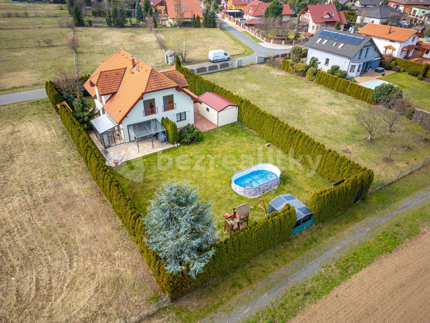 house for sale, 230 m², Okružní, Křenice, Středočeský Region