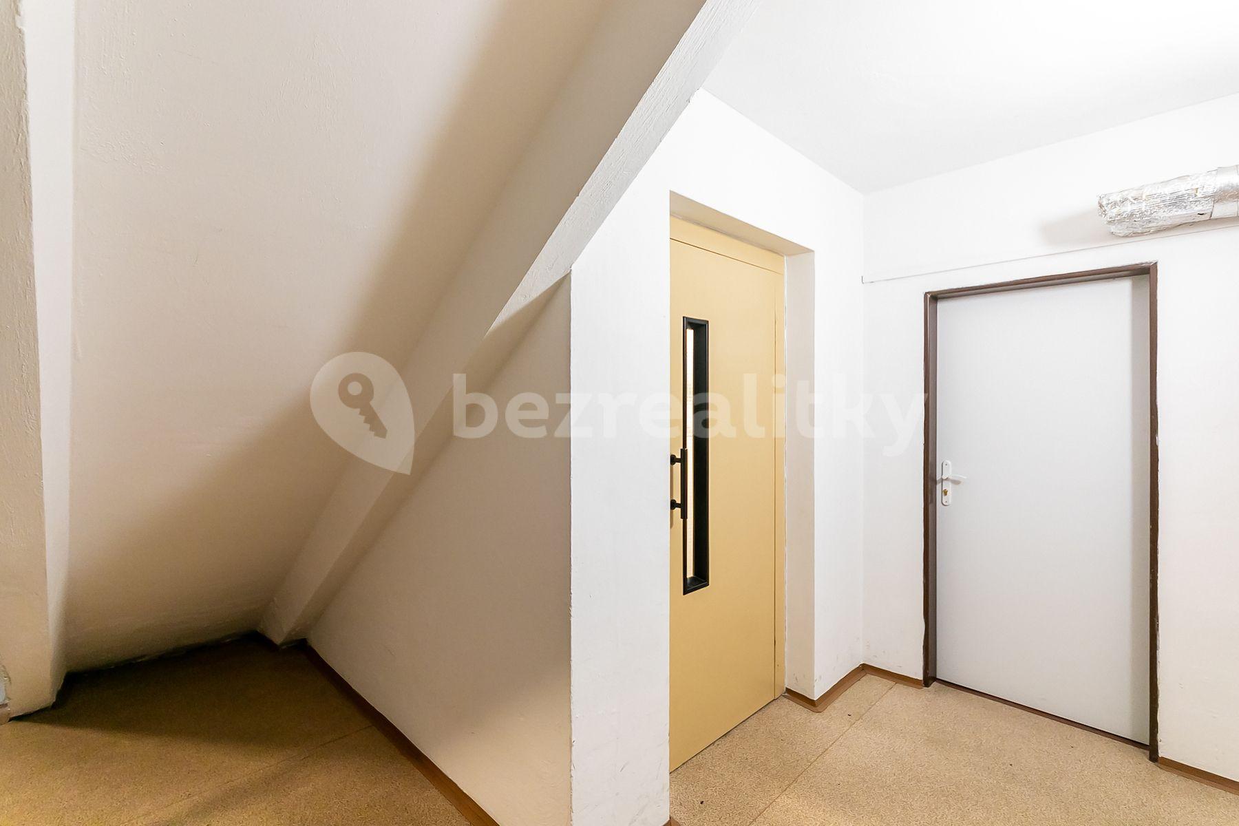 3 bedroom flat for sale, 85 m², Děčínská, Prague, Prague