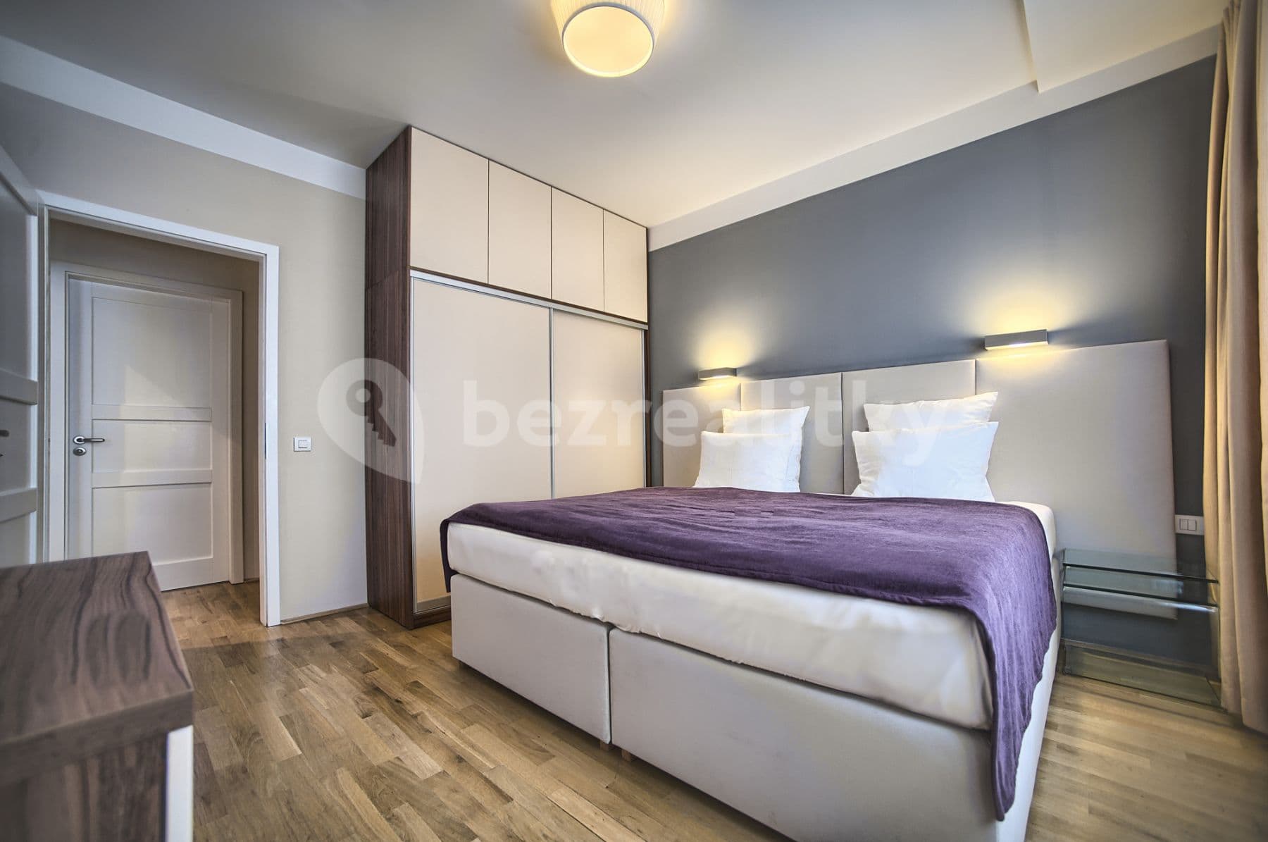 2 bedroom with open-plan kitchen flat to rent, 86 m², Krocínova, Prague, Prague