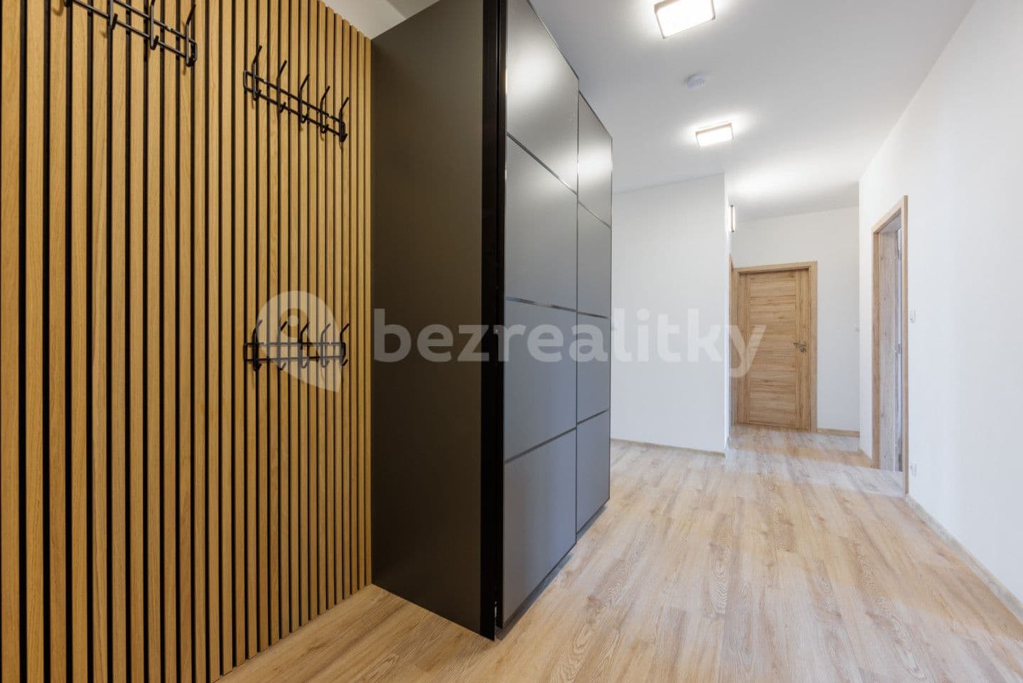 3 bedroom with open-plan kitchen flat for sale, 119 m², Břehnická, Cheb, Karlovarský Region