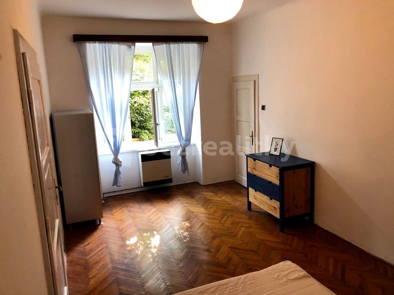 1 bedroom with open-plan kitchen flat to rent, 48 m², Jičínská, Prague, Prague 1 bedroom with open-plan kitchen flat to rent, 48 m², Jičínská, Prague, Prague