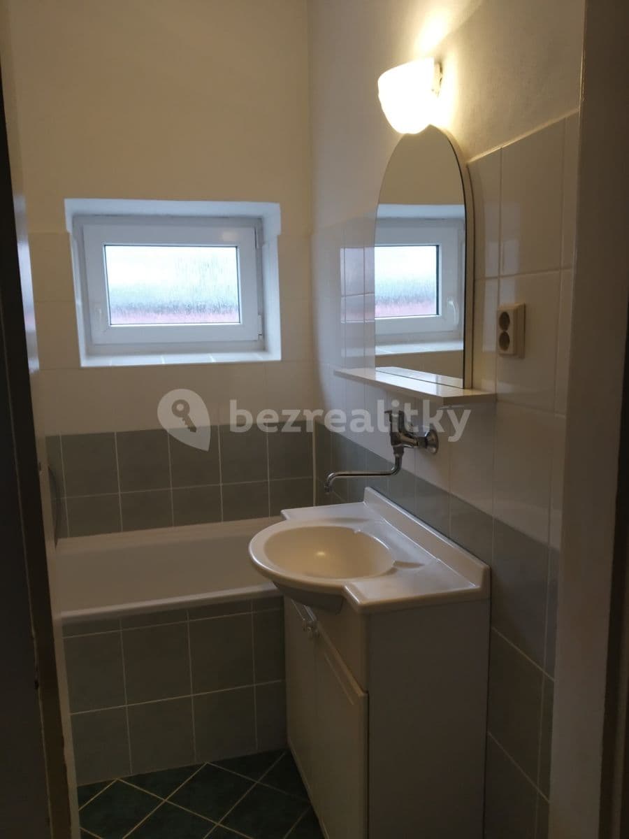 1 bedroom with open-plan kitchen flat to rent, 42 m², Dukelská, Olomouc, Olomoucký Region