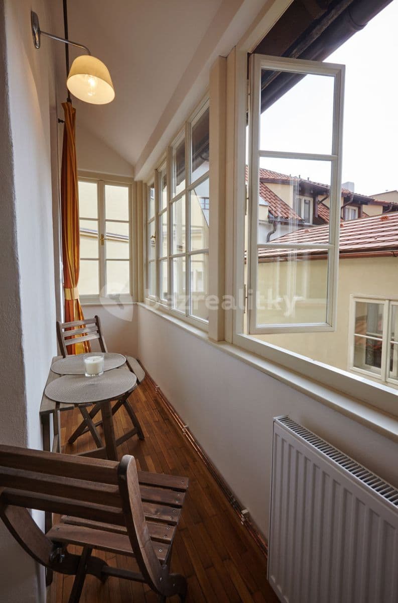 Studio flat to rent, 35 m², Míšeňská, Prague, Prague