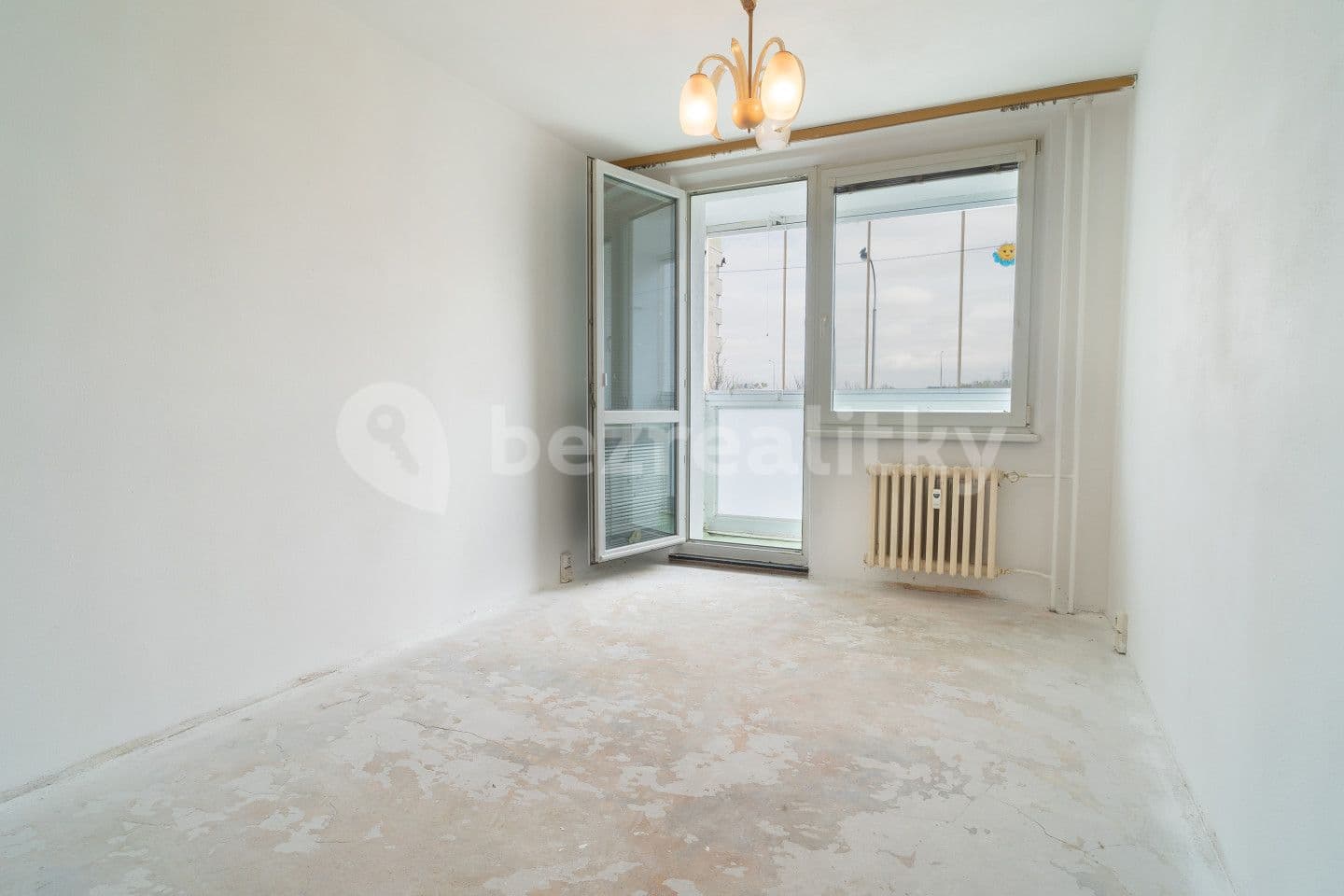 2 bedroom with open-plan kitchen flat for sale, 66 m², Janovská, Prague, Prague
