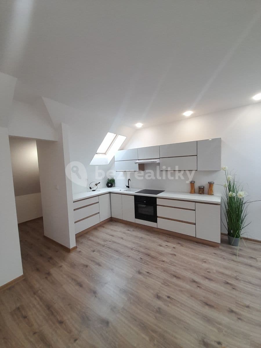 1 bedroom with open-plan kitchen flat for sale, 70 m², nám. Svobody, Uherský Brod, Zlínský Region