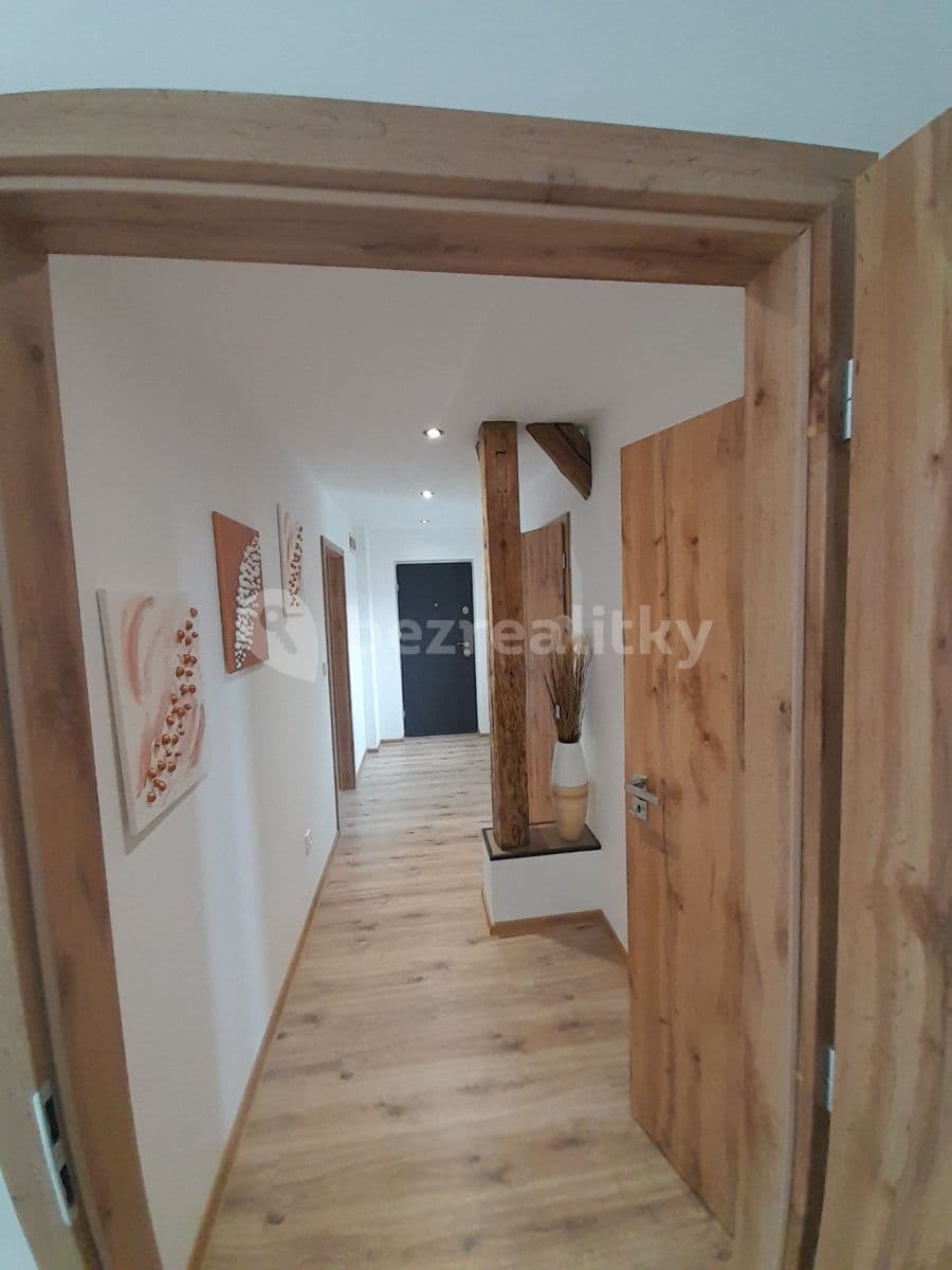 1 bedroom with open-plan kitchen flat for sale, 70 m², nám. Svobody, Uherský Brod, Zlínský Region