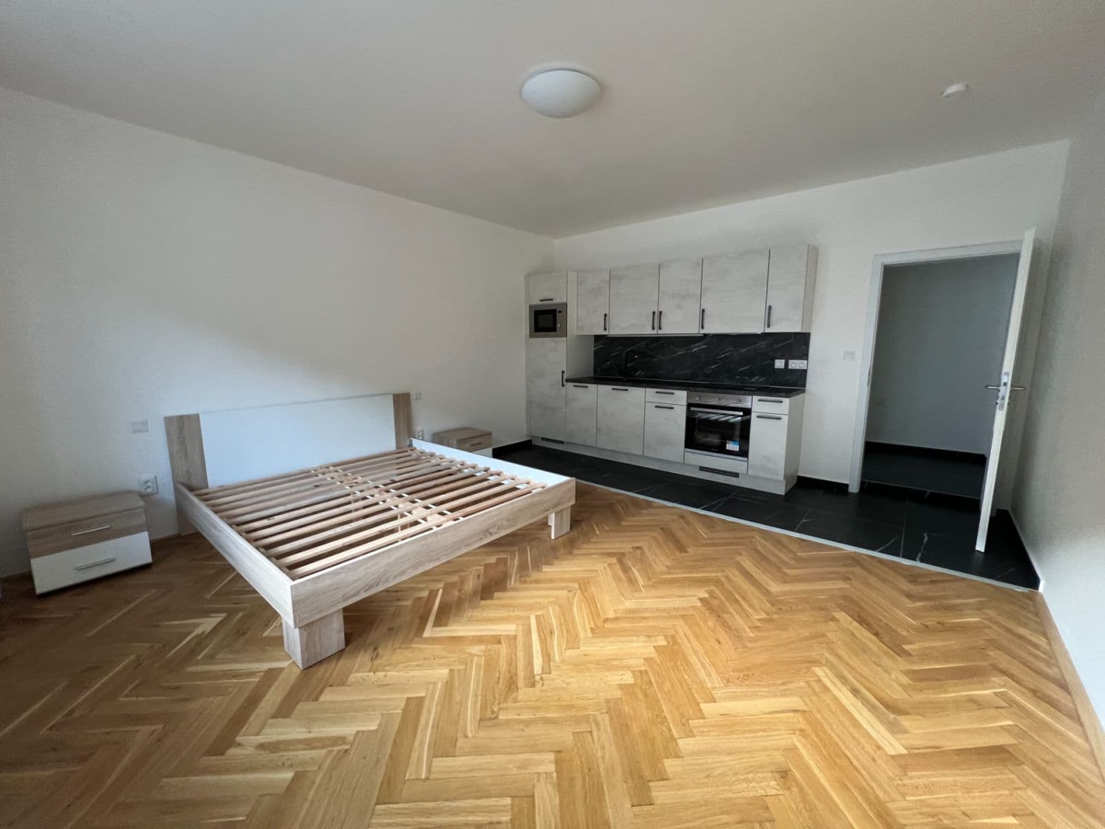 Studio flat to rent, 30 m², třída Dukelských hrdinů, Jáchymov, Karlovarský Region Studio flat to rent, 30 m², třída Dukelských hrdinů, Jáchymov, Karlovarský Region