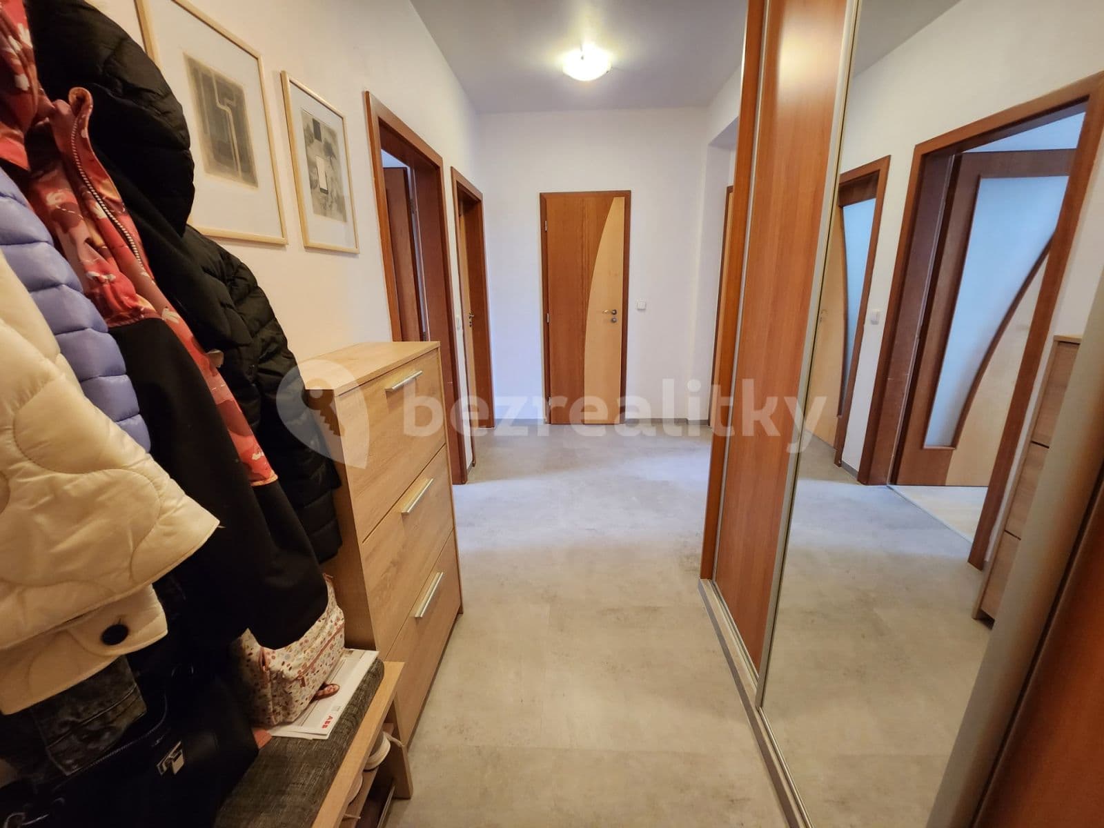 2 bedroom with open-plan kitchen flat to rent, 107 m², Ke Statku, Brno, Jihomoravský Region