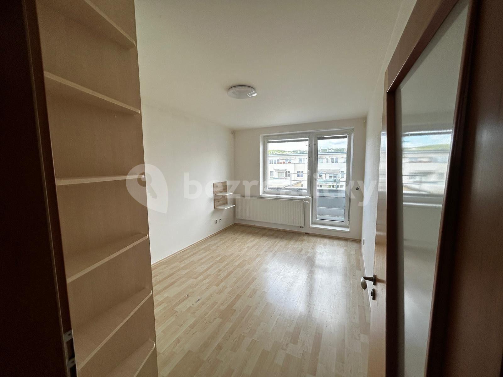 2 bedroom with open-plan kitchen flat to rent, 107 m², Ke Statku, Brno, Jihomoravský Region