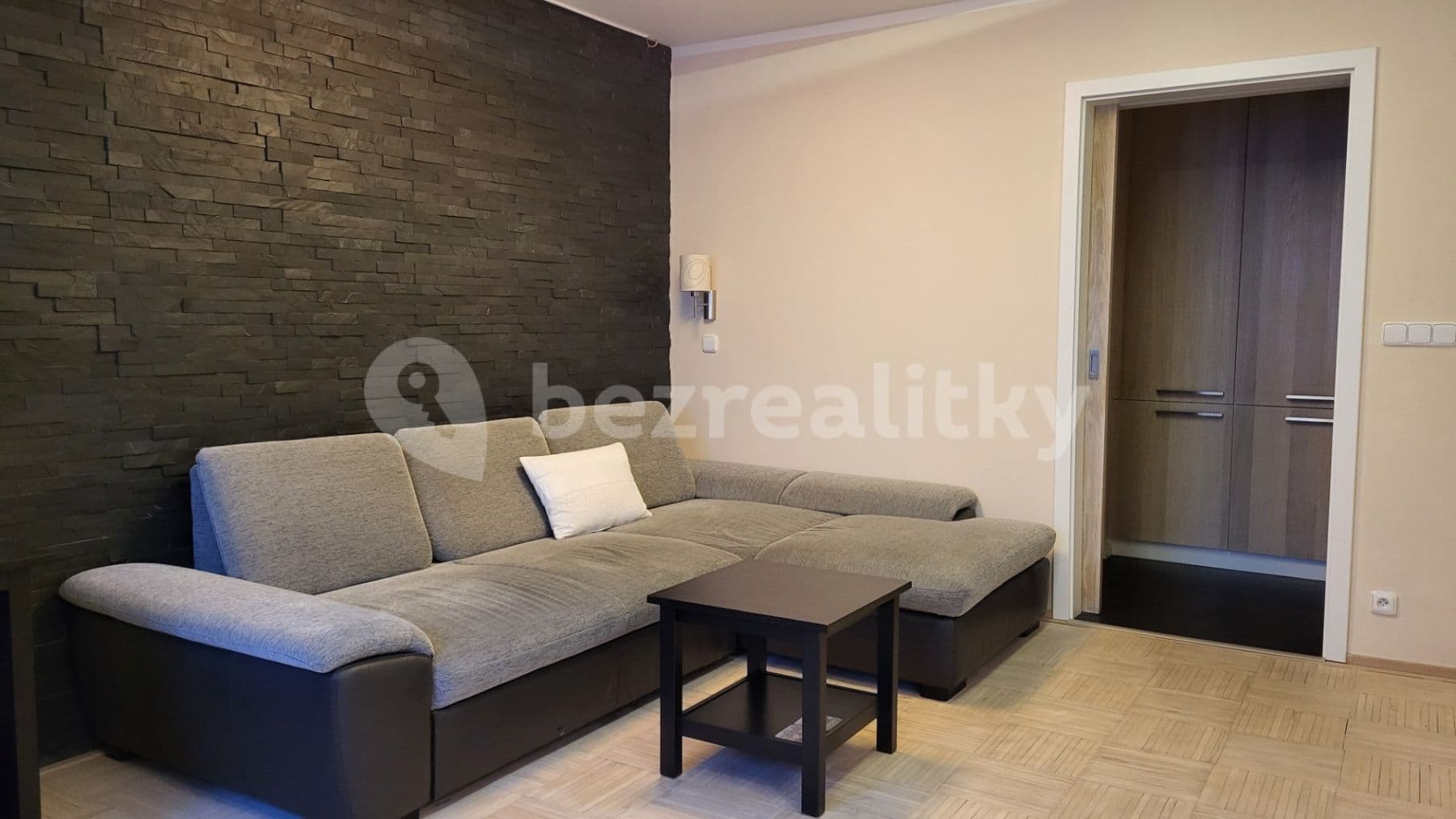 1 bedroom with open-plan kitchen flat to rent, 66 m², Herálecká Ⅳ, Prague, Prague 1 bedroom with open-plan kitchen flat to rent, 66 m², Herálecká Ⅳ, Prague, Prague