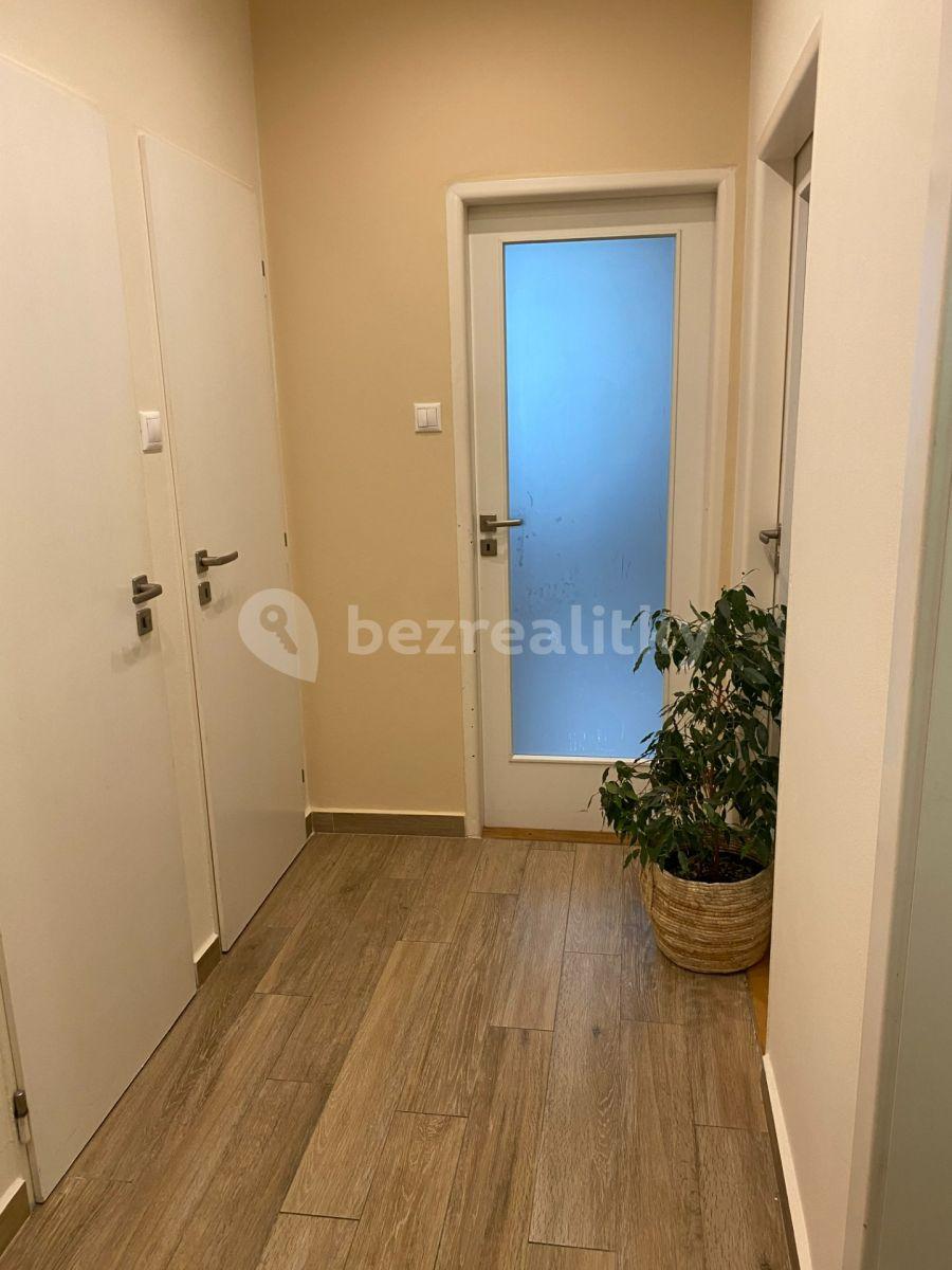 3 bedroom flat for sale, 63 m², Kovářská, Prague, Prague