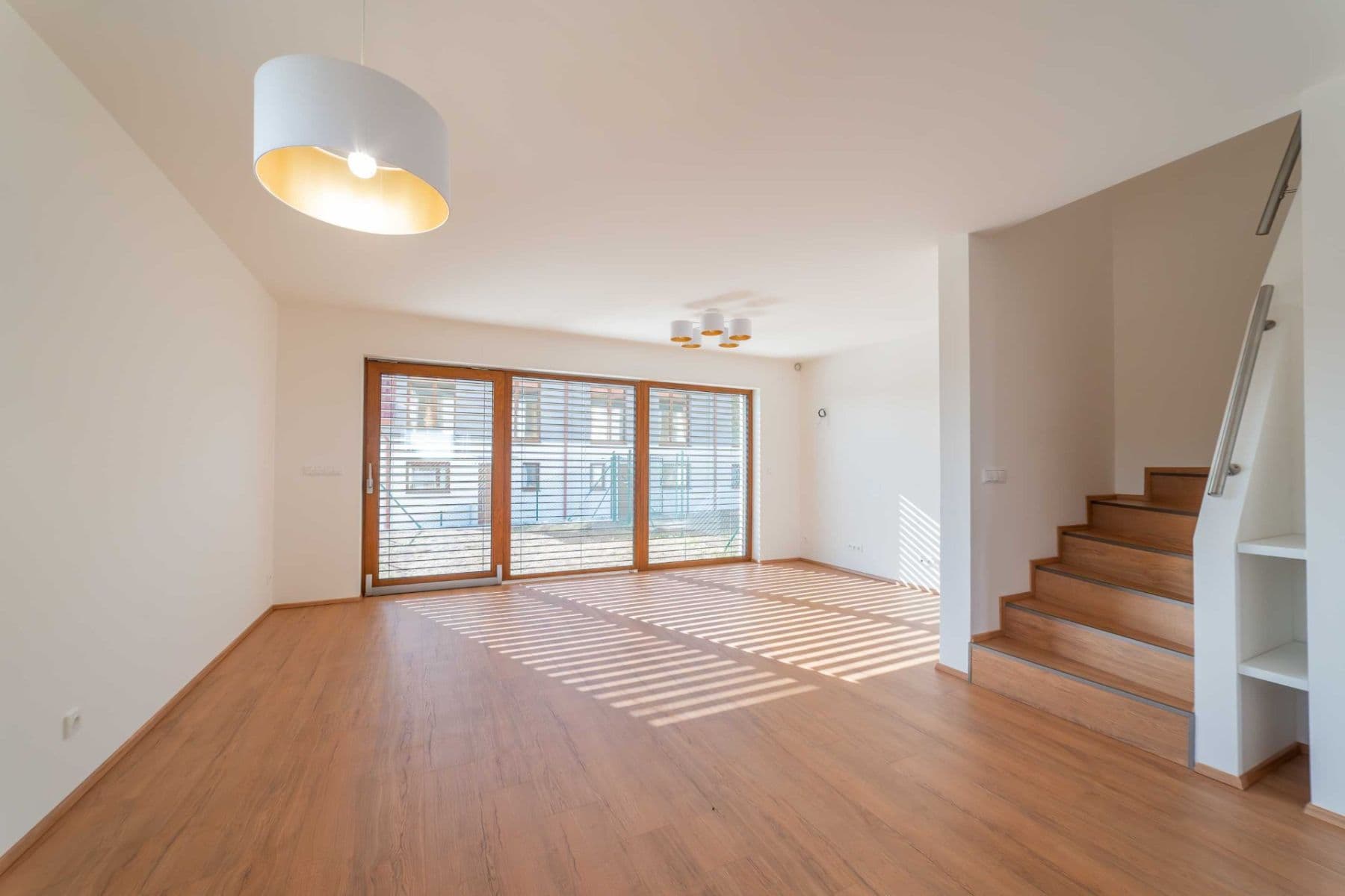 3 bedroom with open-plan kitchen flat for sale, 106 m², Mořina, Středočeský Region 3 bedroom with open-plan kitchen flat for sale, 106 m², Mořina, Středočeský Region