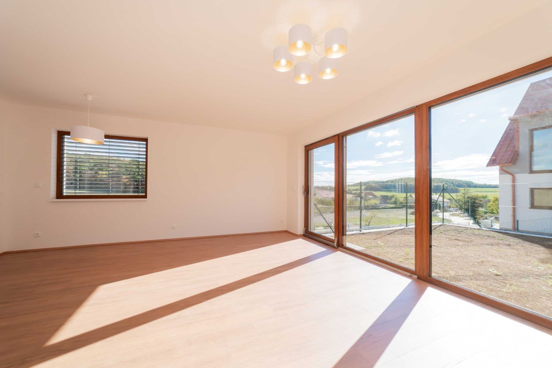 3 bedroom with open-plan kitchen flat for sale, 106 m², Mořina, Středočeský Region 3 bedroom with open-plan kitchen flat for sale, 106 m², Mořina, Středočeský Region