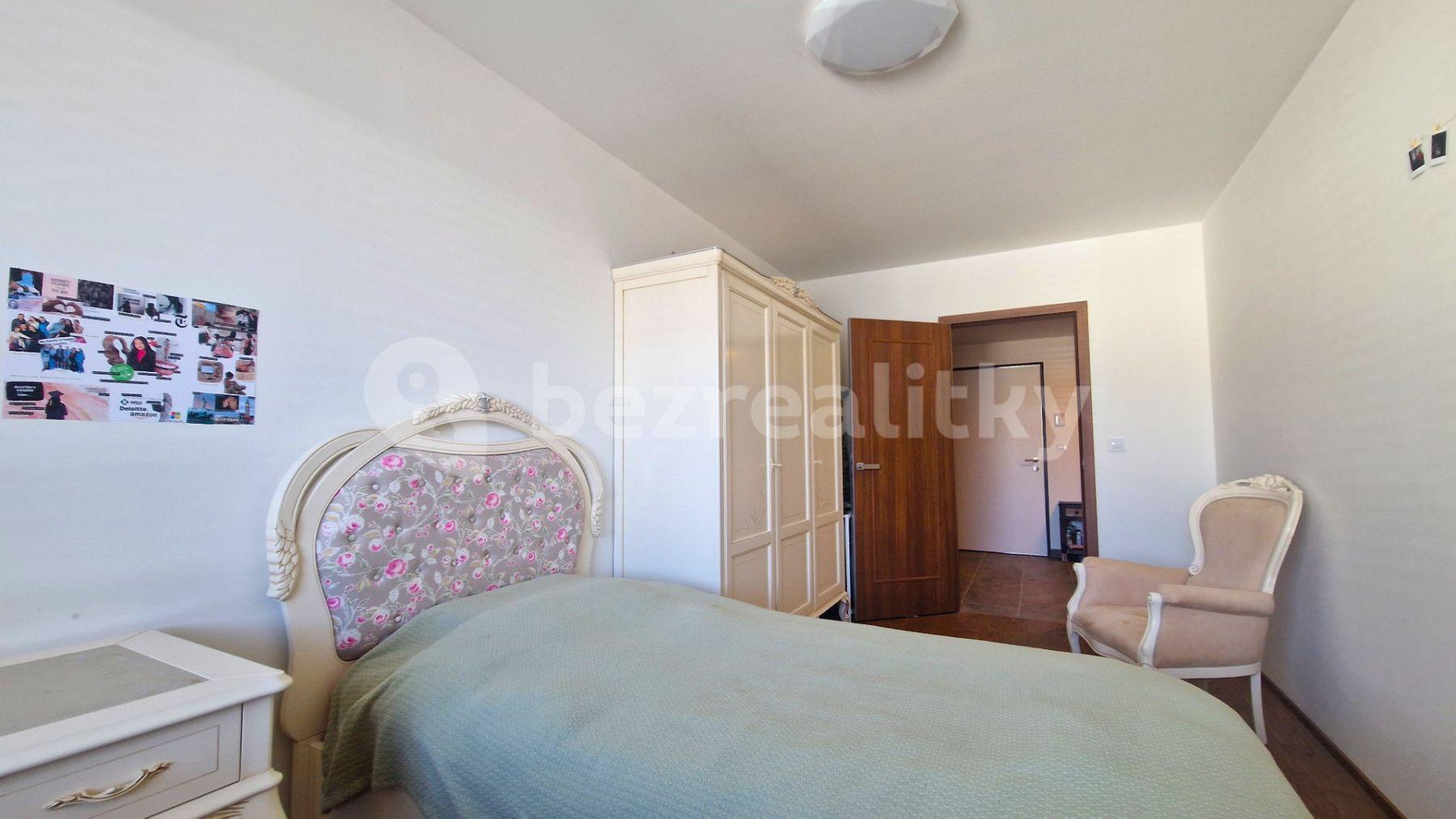 3 bedroom with open-plan kitchen flat for sale, 120 m², Pod Dvorem, Prague, Prague
