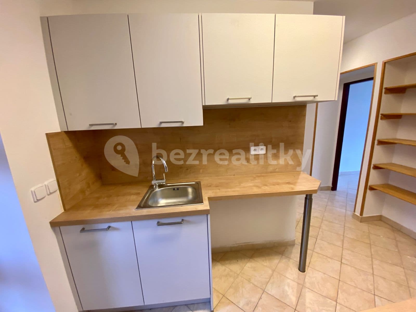 1 bedroom flat to rent, 37 m², Husova, Zlonice, Středočeský Region 1 bedroom flat to rent, 37 m², Husova, Zlonice, Středočeský Region