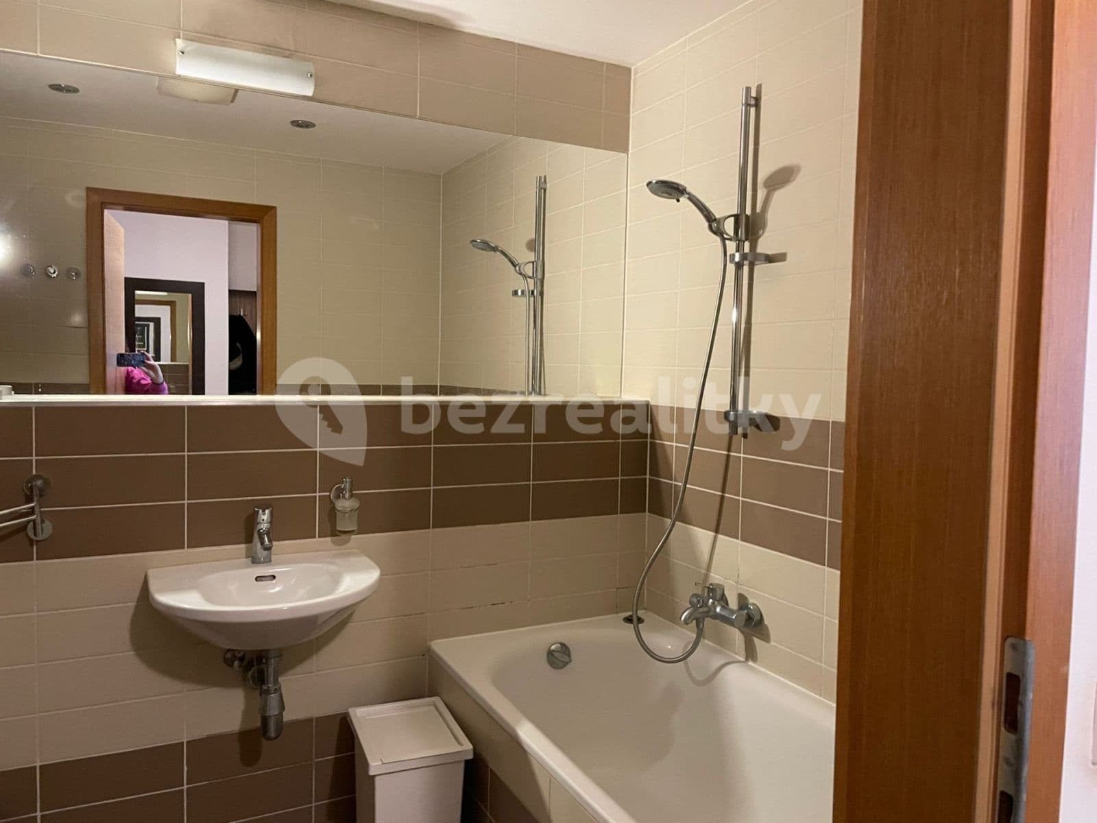 1 bedroom with open-plan kitchen flat to rent, 60 m², Karla Engliše, Prague, Prague 1 bedroom with open-plan kitchen flat to rent, 60 m², Karla Engliše, Prague, Prague