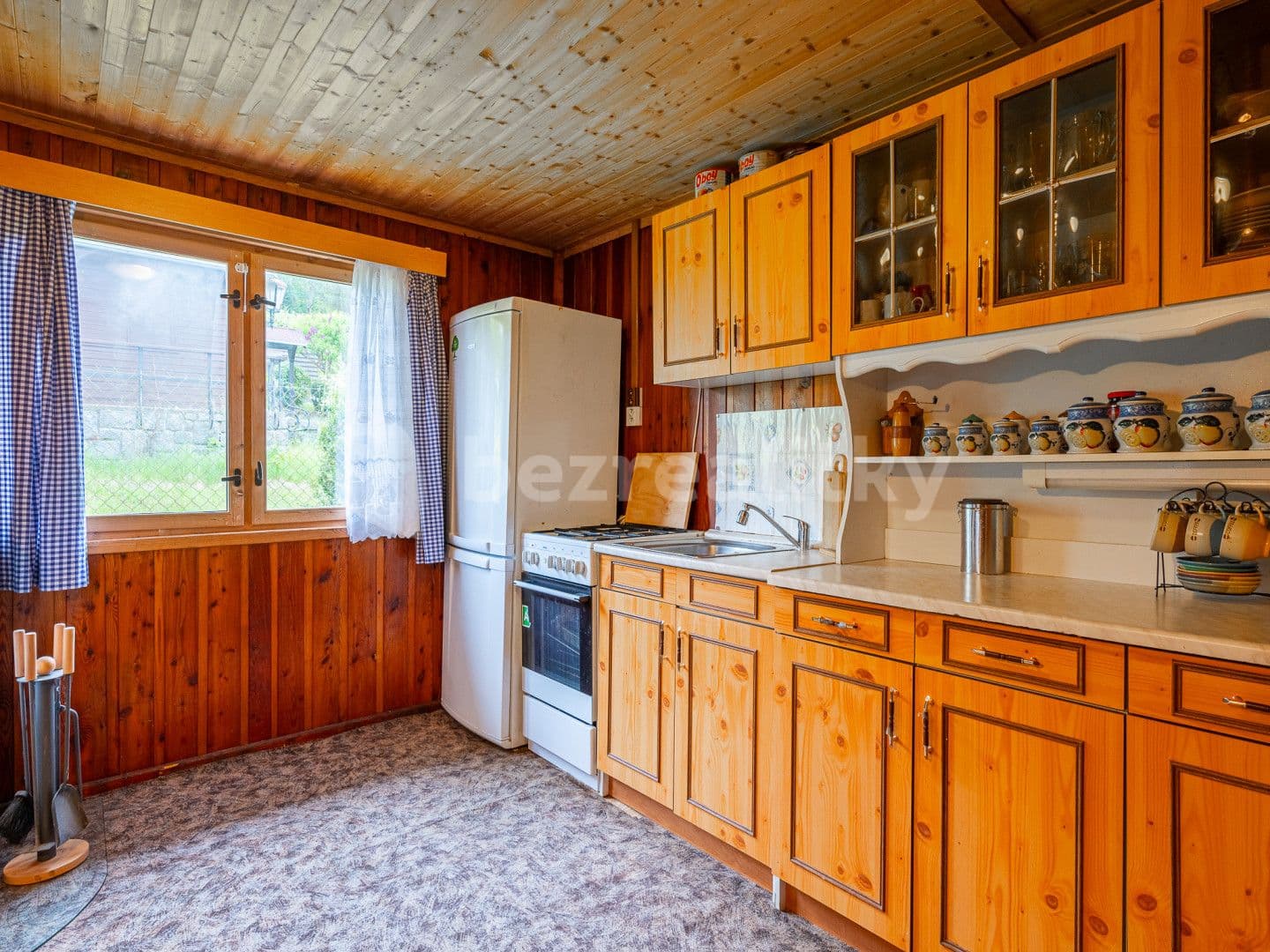 recreational property for sale, 461 m², Míru, Lštění, Středočeský Region