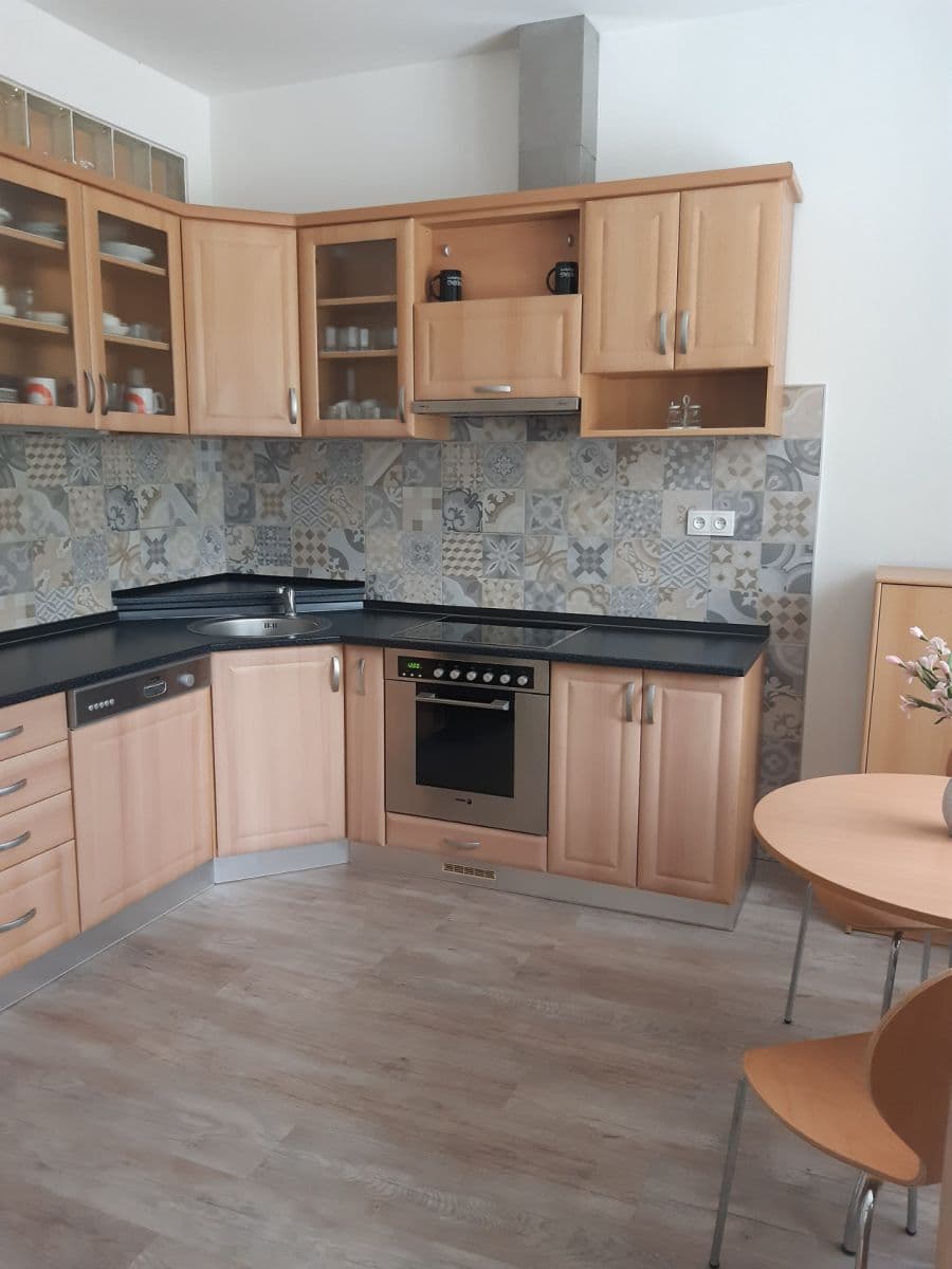 1 bedroom flat to rent, 50 m², Hrozňatova, Brno, Jihomoravský Region 1 bedroom flat to rent, 50 m², Hrozňatova, Brno, Jihomoravský Region