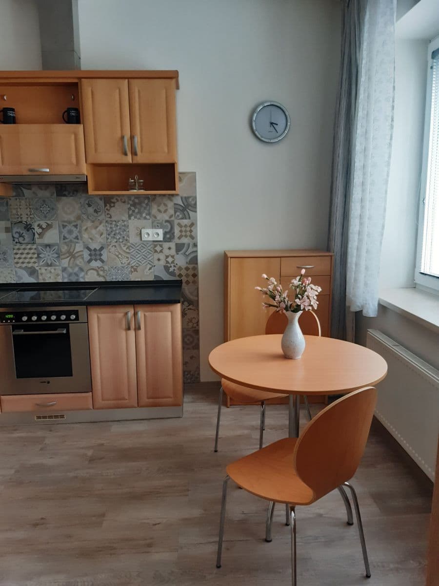 1 bedroom flat to rent, 50 m², Hrozňatova, Brno, Jihomoravský Region 1 bedroom flat to rent, 50 m², Hrozňatova, Brno, Jihomoravský Region