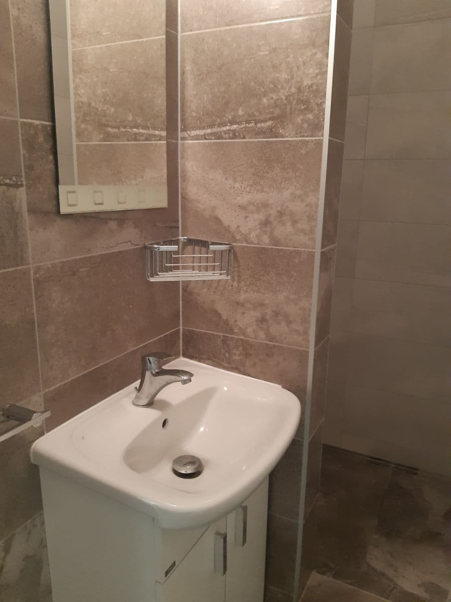 1 bedroom flat to rent, 50 m², Hrozňatova, Brno, Jihomoravský Region 1 bedroom flat to rent, 50 m², Hrozňatova, Brno, Jihomoravský Region