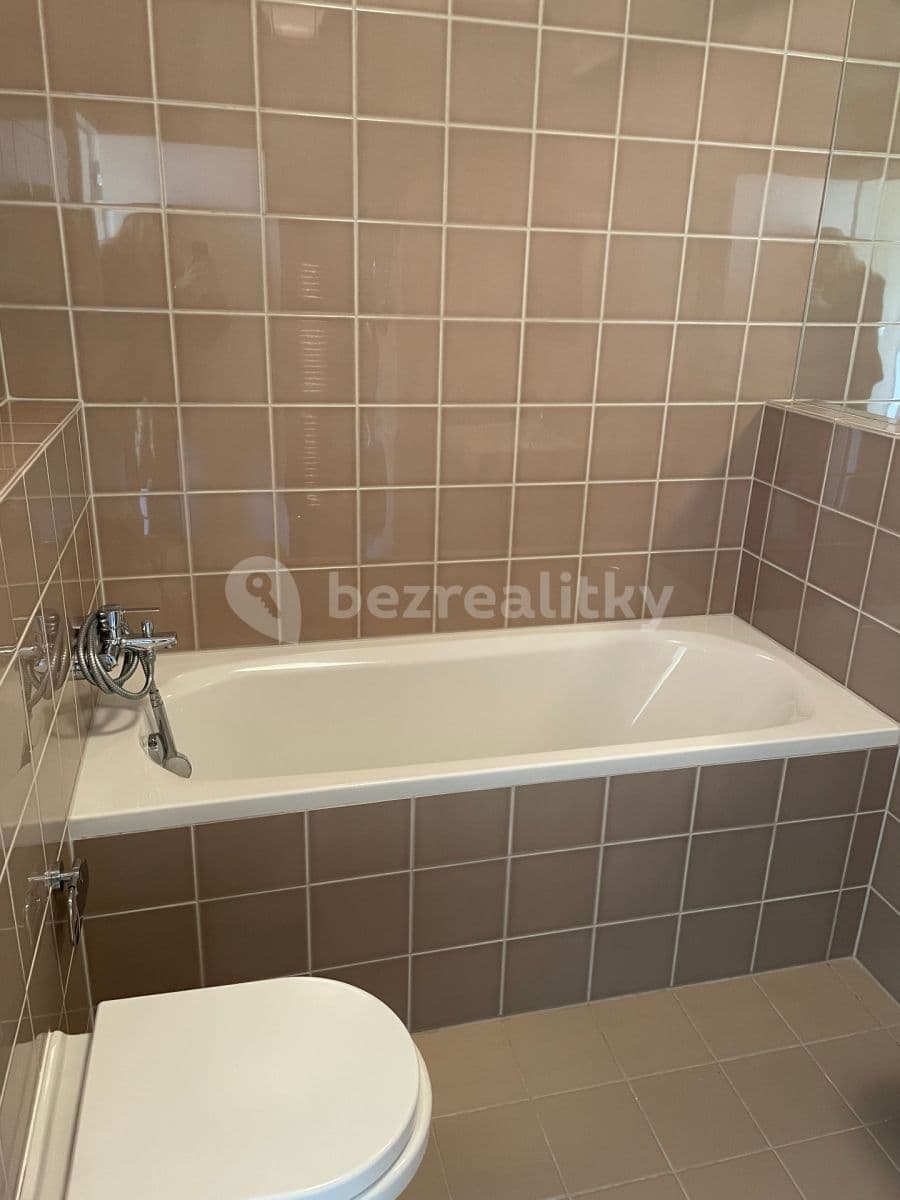 2 bedroom with open-plan kitchen flat to rent, 85 m², Tupolevova, Prague, Prague 2 bedroom with open-plan kitchen flat to rent, 85 m², Tupolevova, Prague, Prague