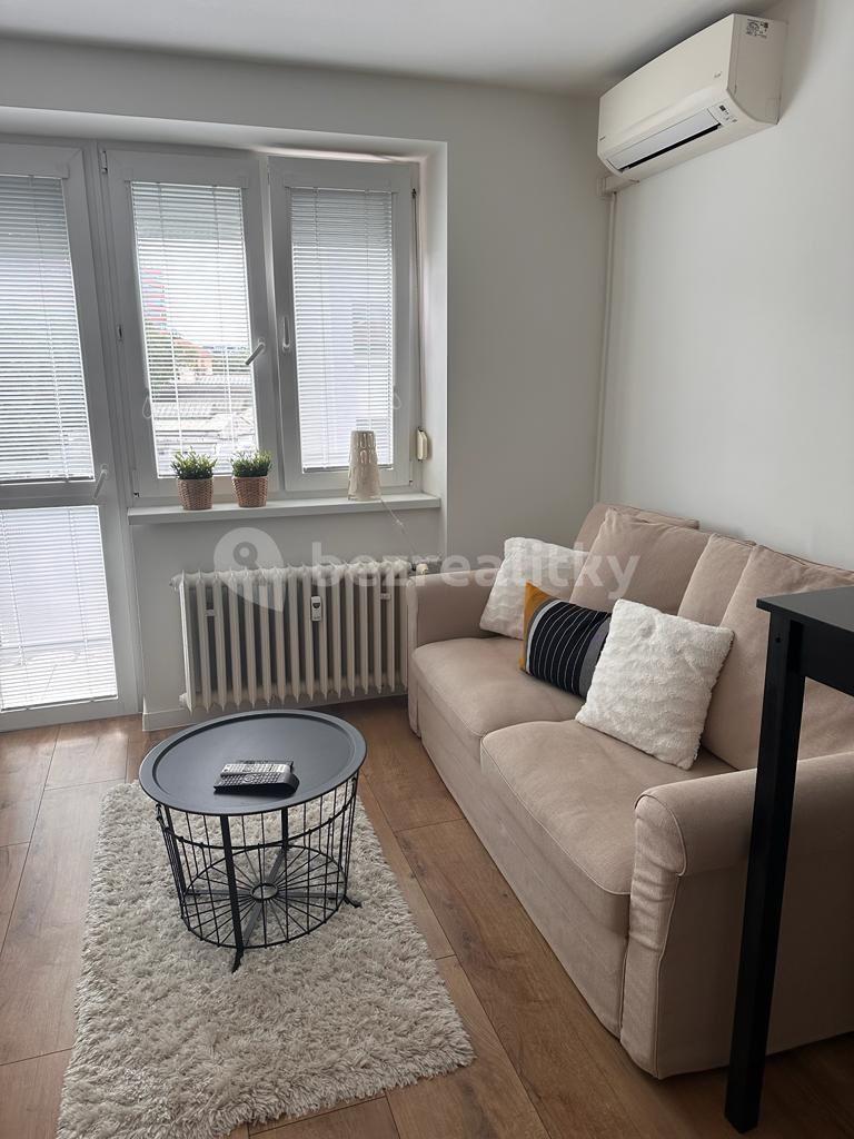Small studio flat for sale, 21 m², Svätoplukova, Ružinov, Bratislavský Region