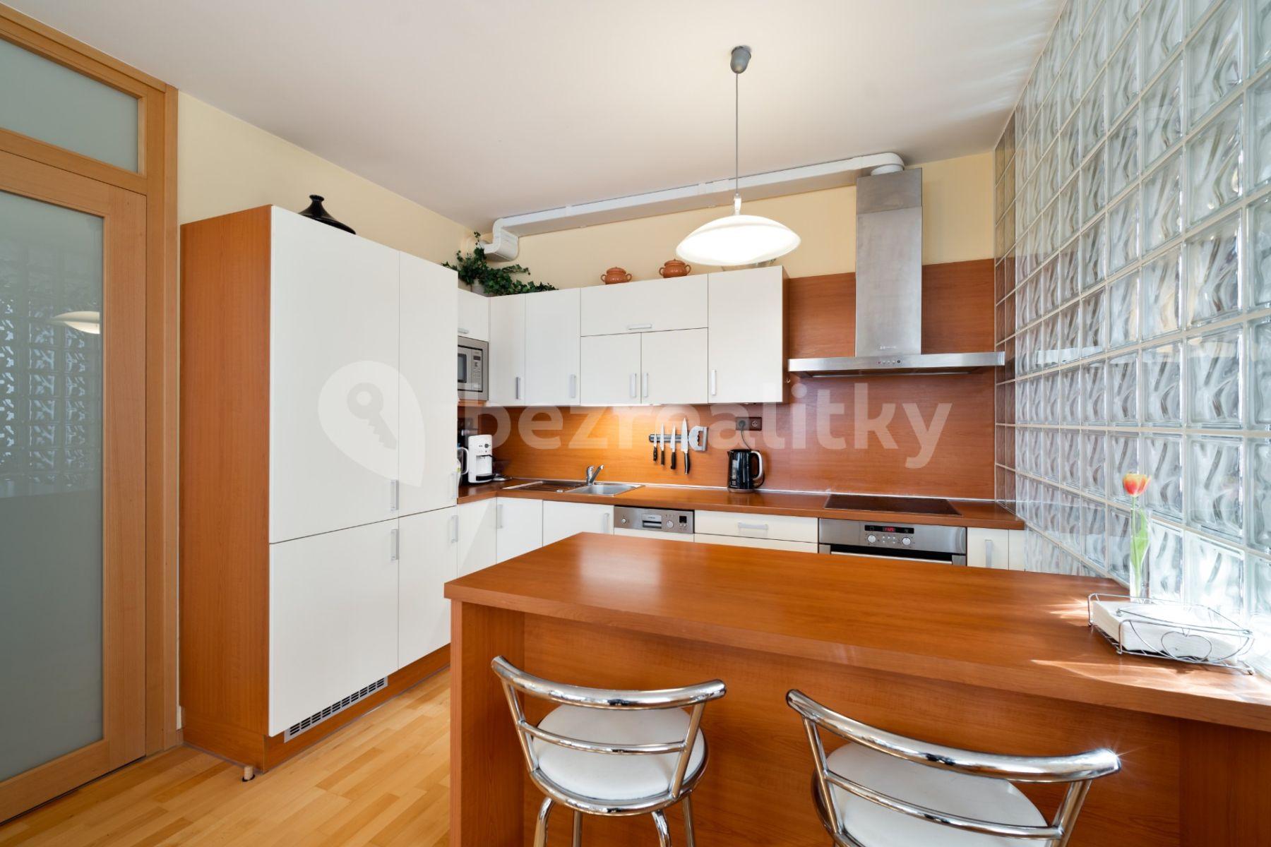 2 bedroom with open-plan kitchen flat for sale, 90 m², Valečovská, Prague, Prague