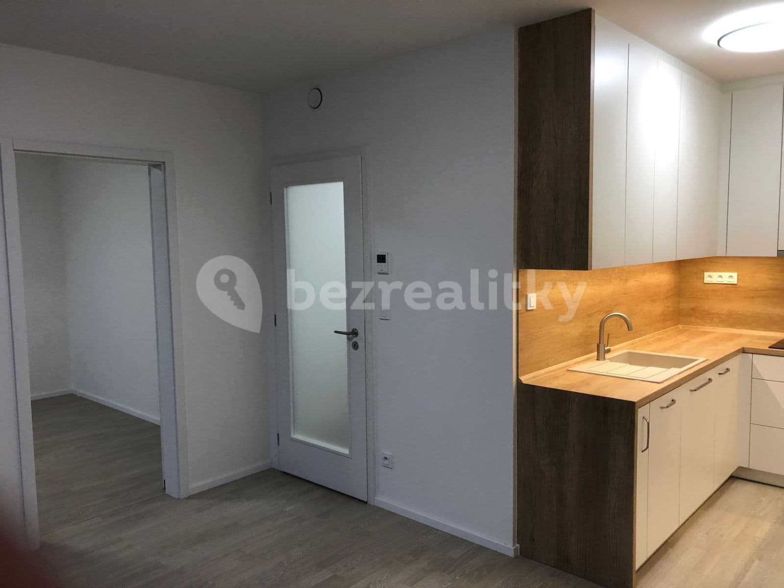 1 bedroom with open-plan kitchen flat to rent, 50 m², V Náklích, Prague, Prague 1 bedroom with open-plan kitchen flat to rent, 50 m², V Náklích, Prague, Prague