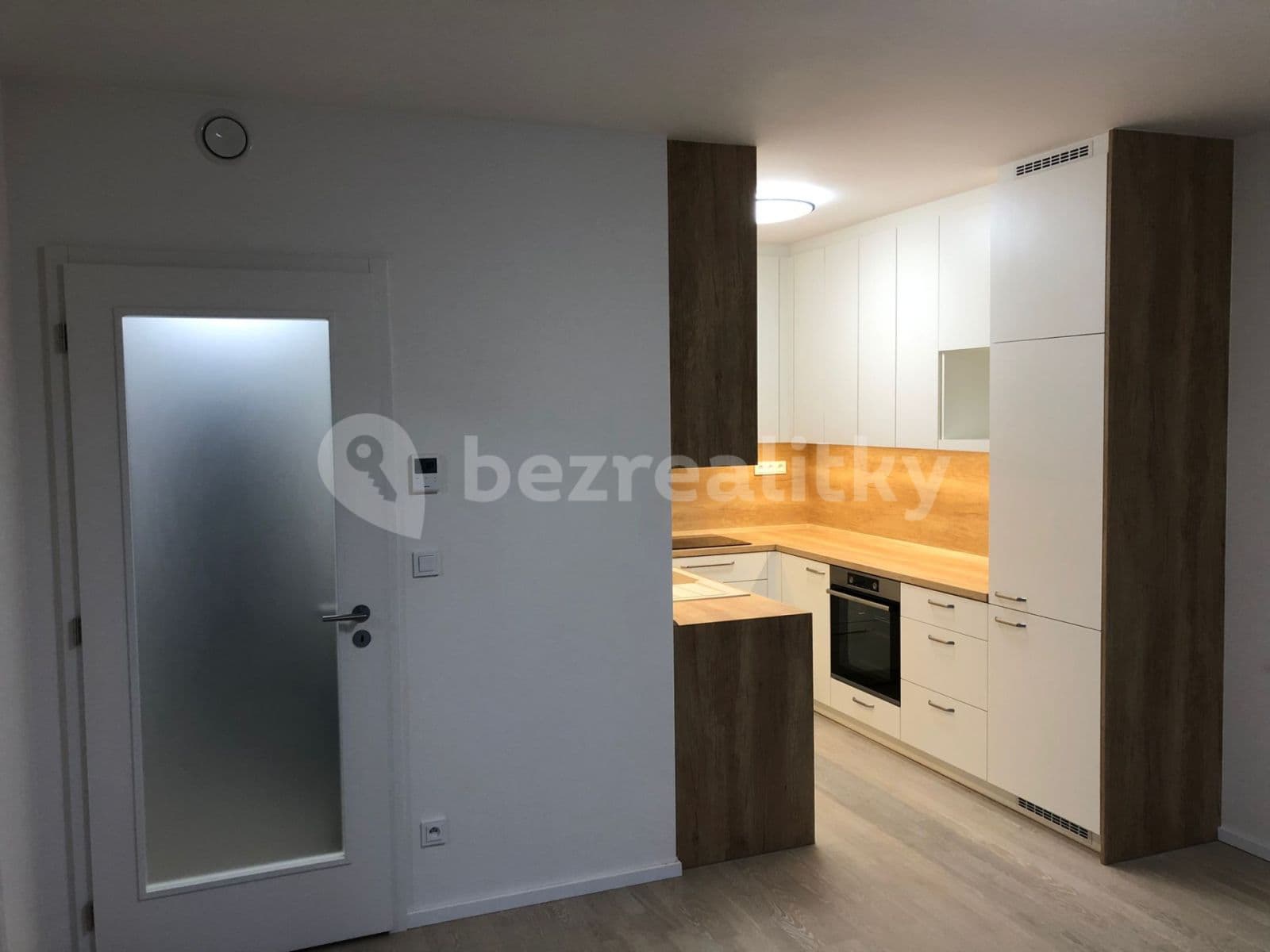 1 bedroom with open-plan kitchen flat to rent, 50 m², V Náklích, Prague, Prague 1 bedroom with open-plan kitchen flat to rent, 50 m², V Náklích, Prague, Prague