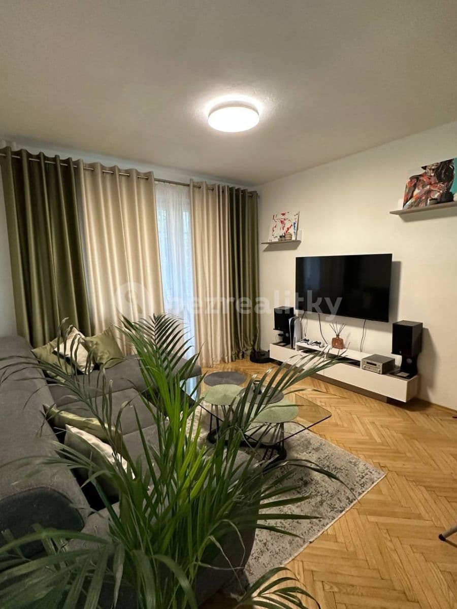 2 bedroom with open-plan kitchen flat to rent, 58 m², Želivecká, Prague, Prague 2 bedroom with open-plan kitchen flat to rent, 58 m², Želivecká, Prague, Prague