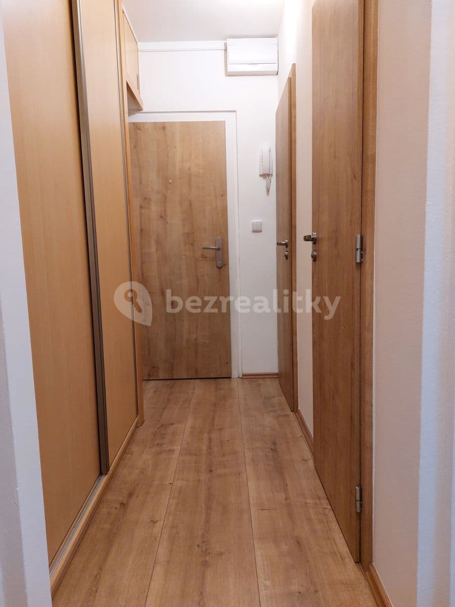 1 bedroom with open-plan kitchen flat to rent, 43 m², Ciolkovského, Prague, Prague 1 bedroom with open-plan kitchen flat to rent, 43 m², Ciolkovského, Prague, Prague