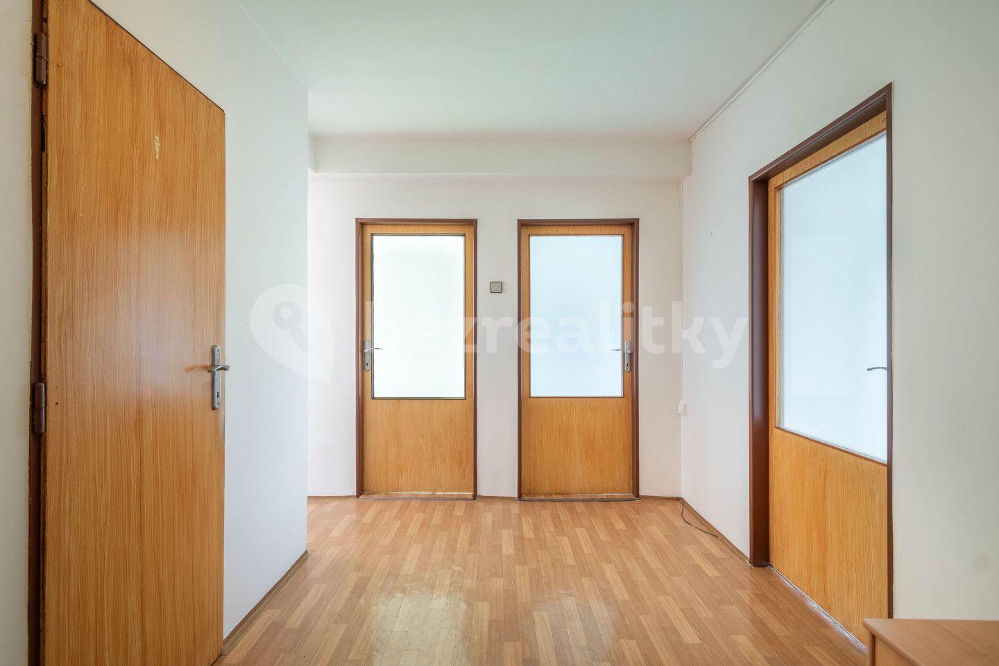 3 bedroom flat for sale, 77 m², Třebusice, Středočeský Region