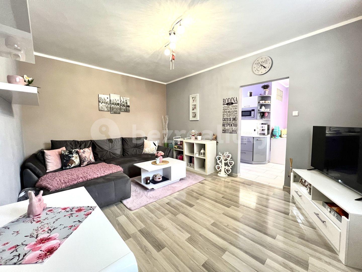 2 bedroom flat for sale, 53 m², Na Sídlišti, Zlaté Hory, Olomoucký Region