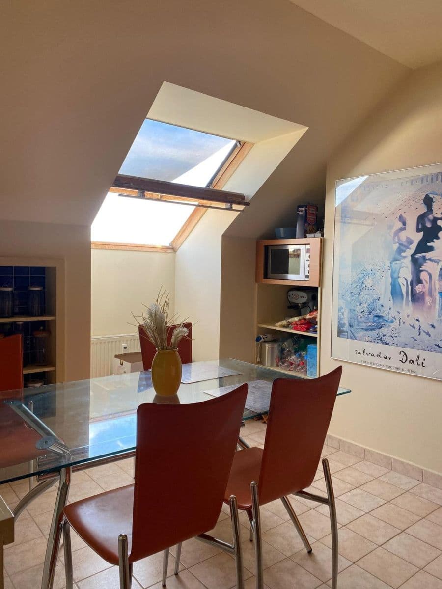 3 bedroom with open-plan kitchen flat to rent, 100 m², K Horoměřicům, Prague, Prague 3 bedroom with open-plan kitchen flat to rent, 100 m², K Horoměřicům, Prague, Prague