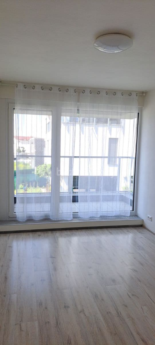 1 bedroom with open-plan kitchen flat to rent, 54 m², Moskalykova, Brno, Jihomoravský Region 1 bedroom with open-plan kitchen flat to rent, 54 m², Moskalykova, Brno, Jihomoravský Region
